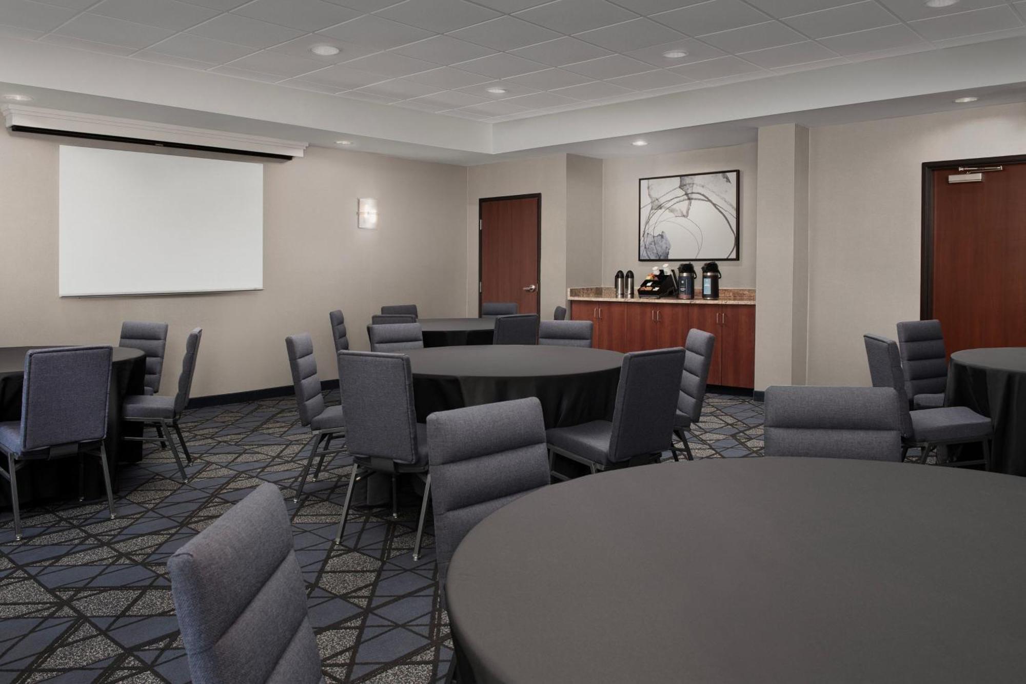 Courtyard By Marriott Panama City Bagian luar foto