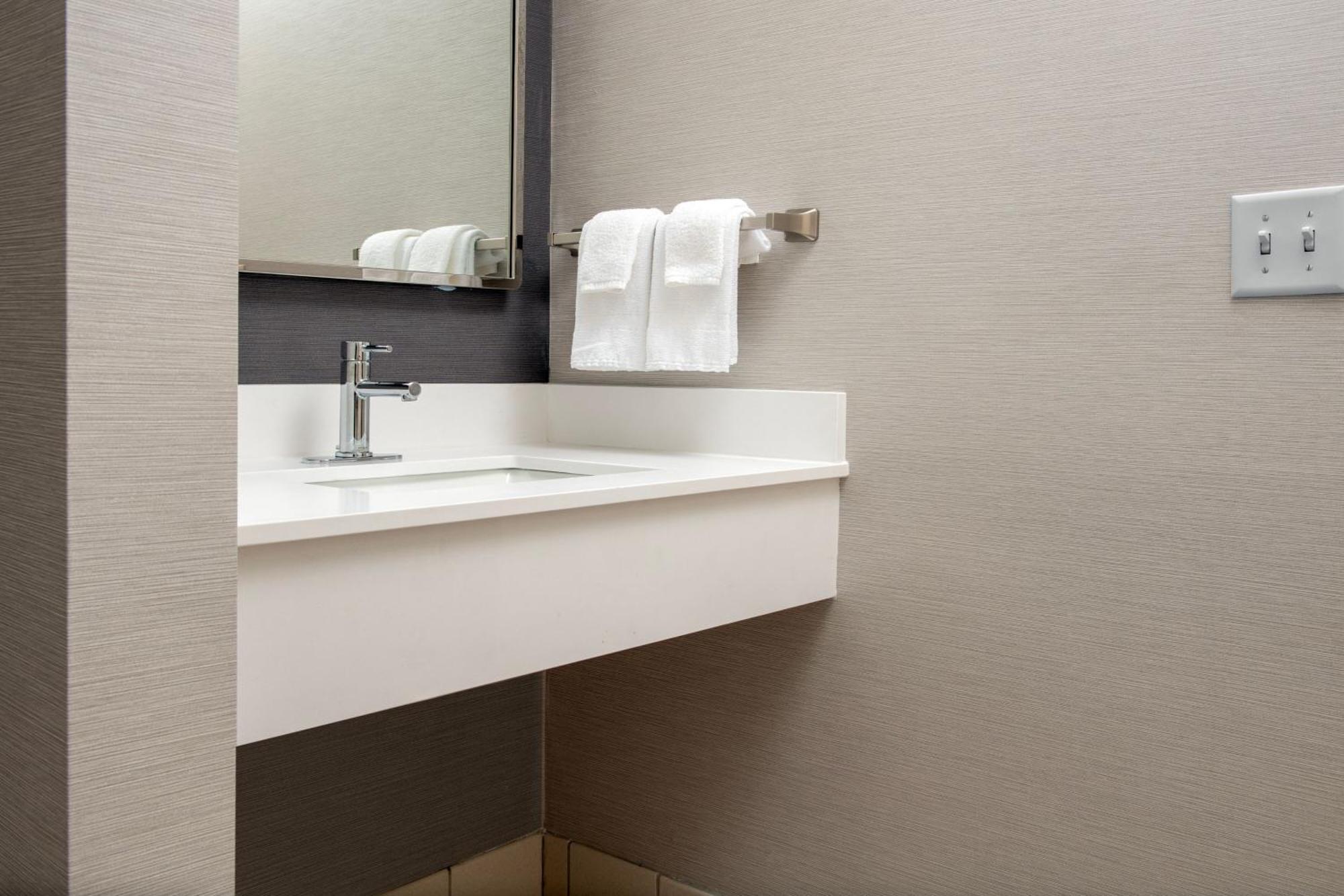 Courtyard By Marriott Panama City Bagian luar foto