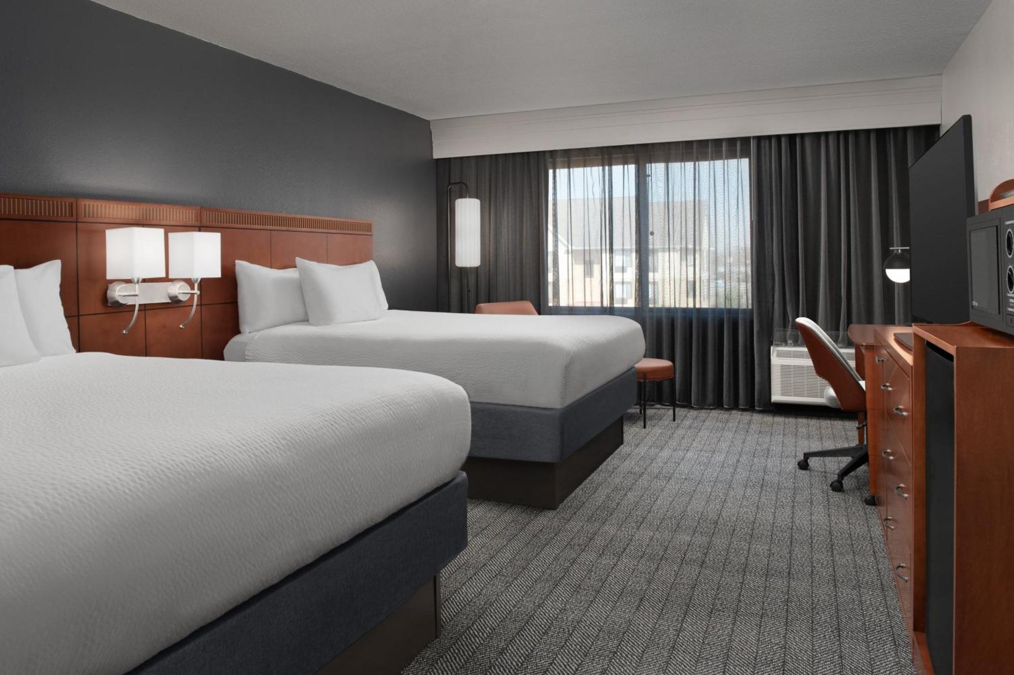 Courtyard By Marriott Panama City Bagian luar foto