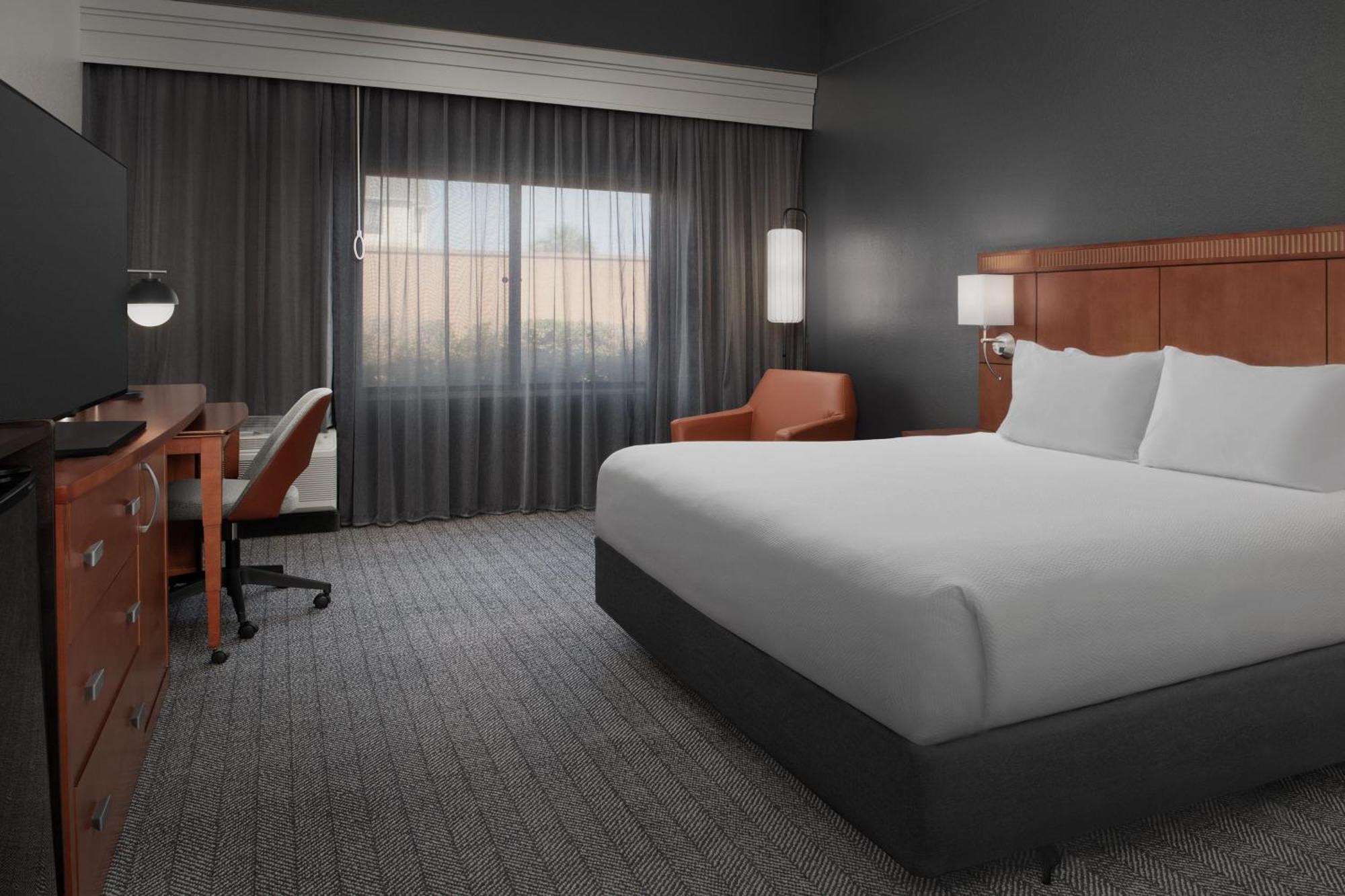Courtyard By Marriott Panama City Bagian luar foto