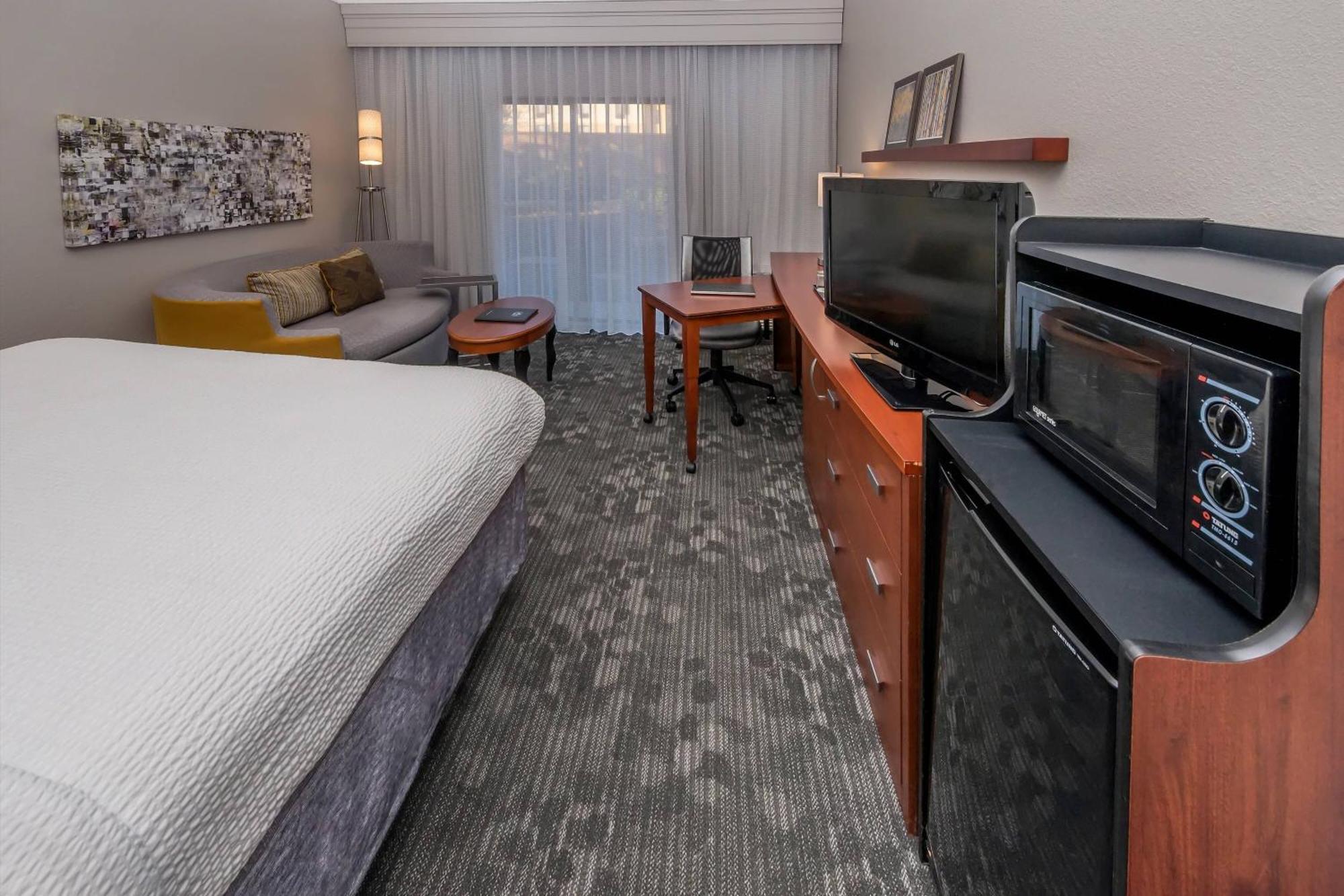 Courtyard By Marriott Panama City Bagian luar foto