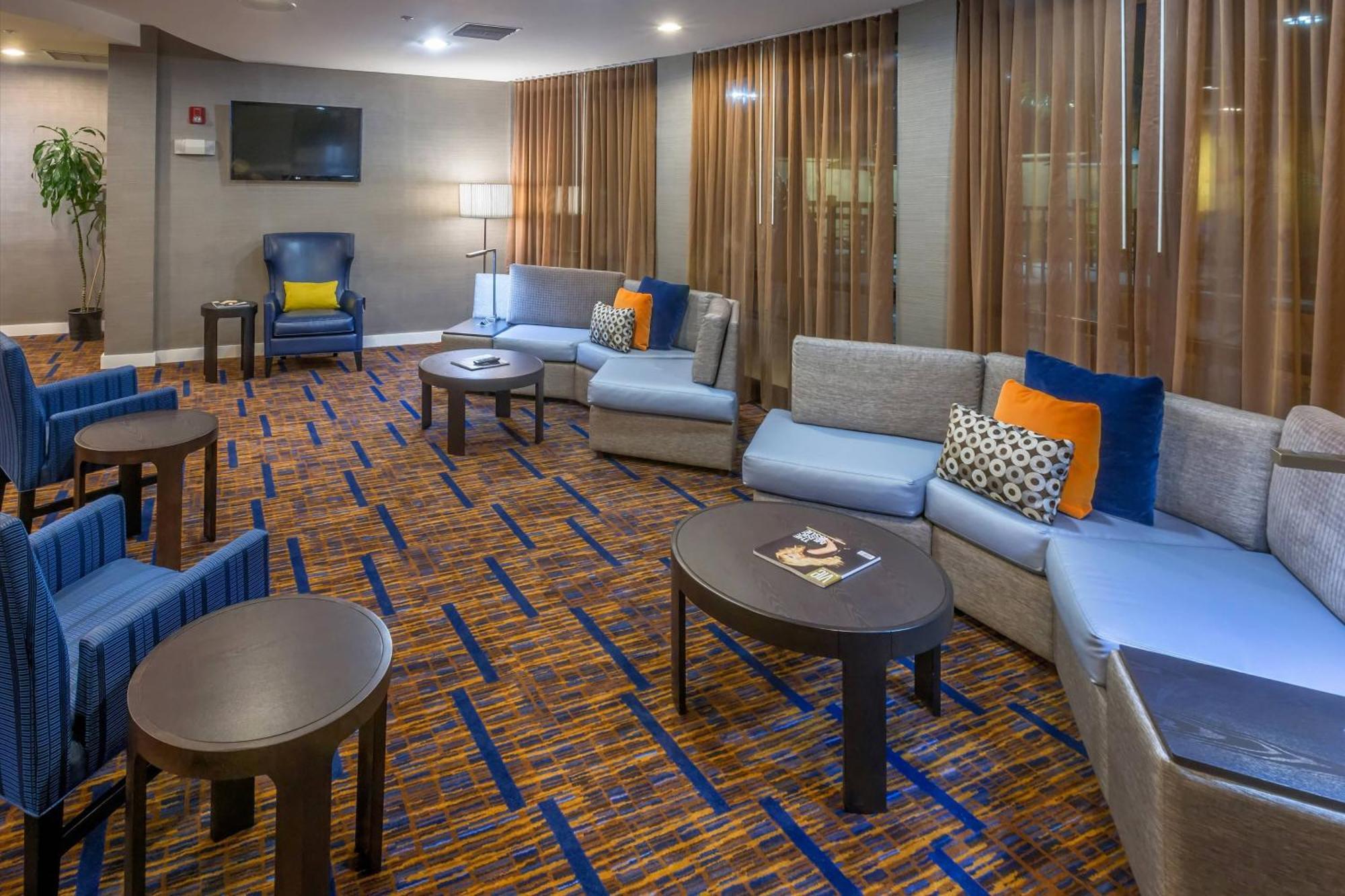 Courtyard By Marriott Panama City Bagian luar foto
