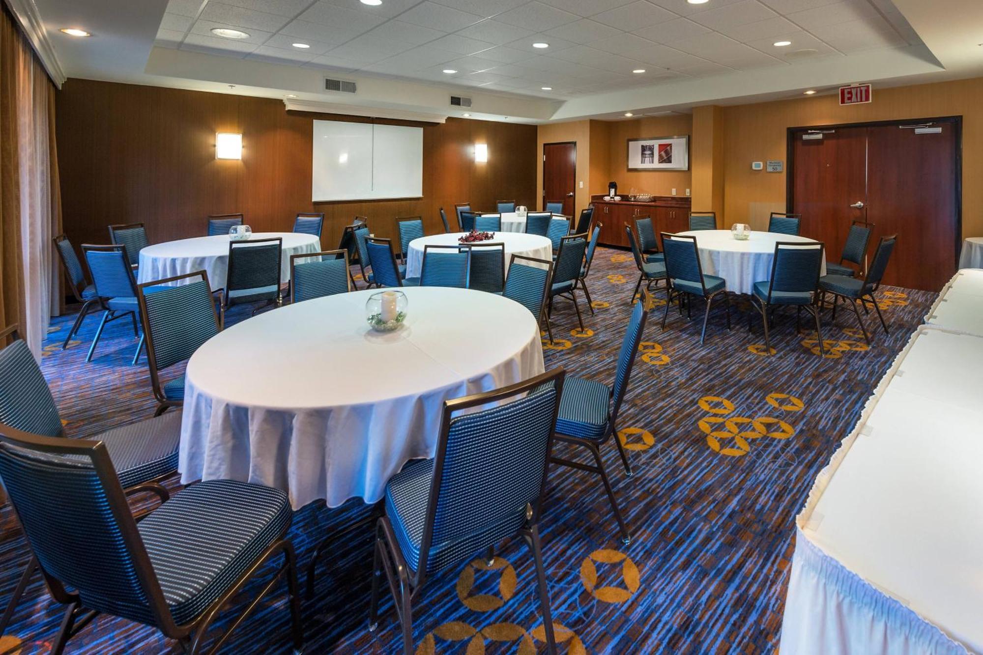 Courtyard By Marriott Panama City Bagian luar foto