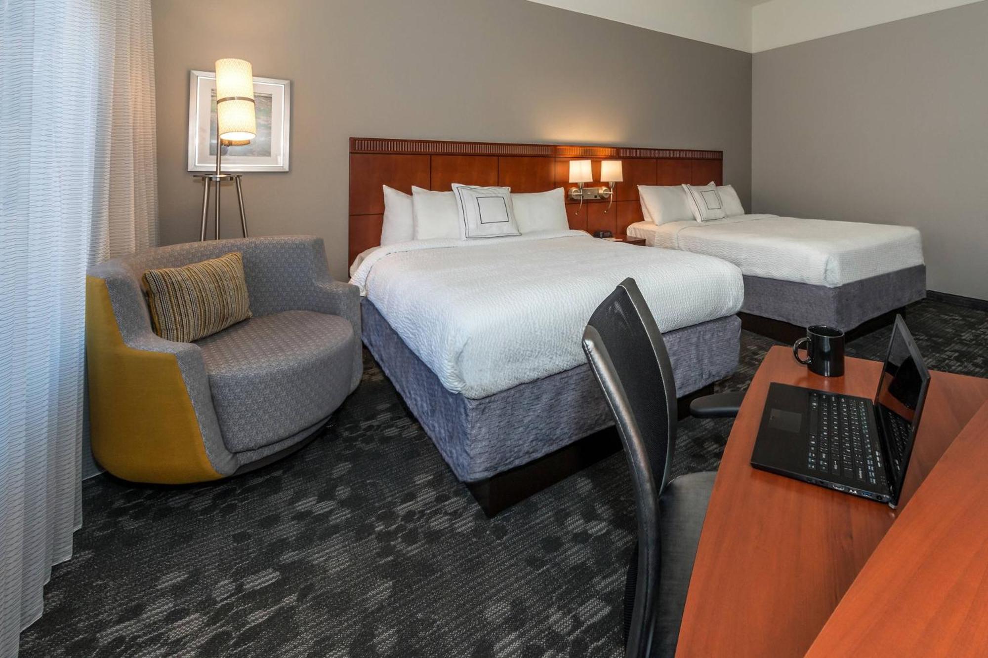 Courtyard By Marriott Panama City Bagian luar foto