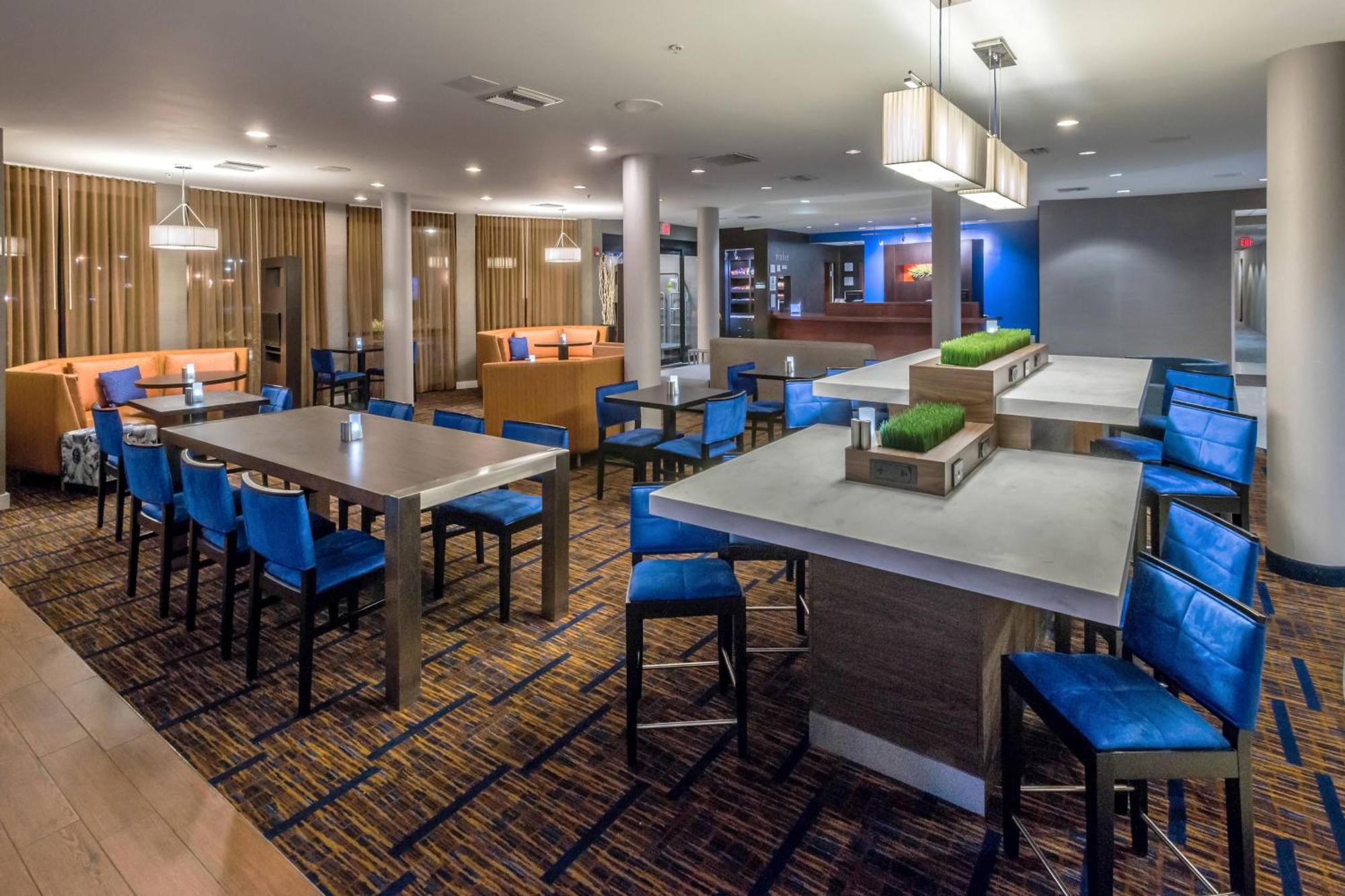 Courtyard By Marriott Panama City Bagian luar foto