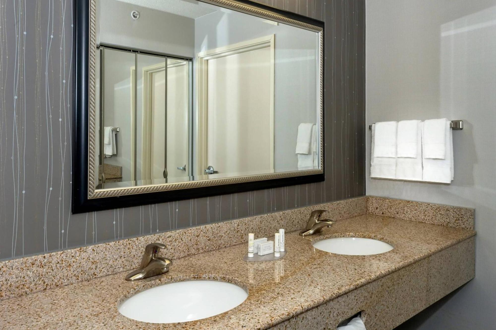 Courtyard By Marriott Panama City Bagian luar foto