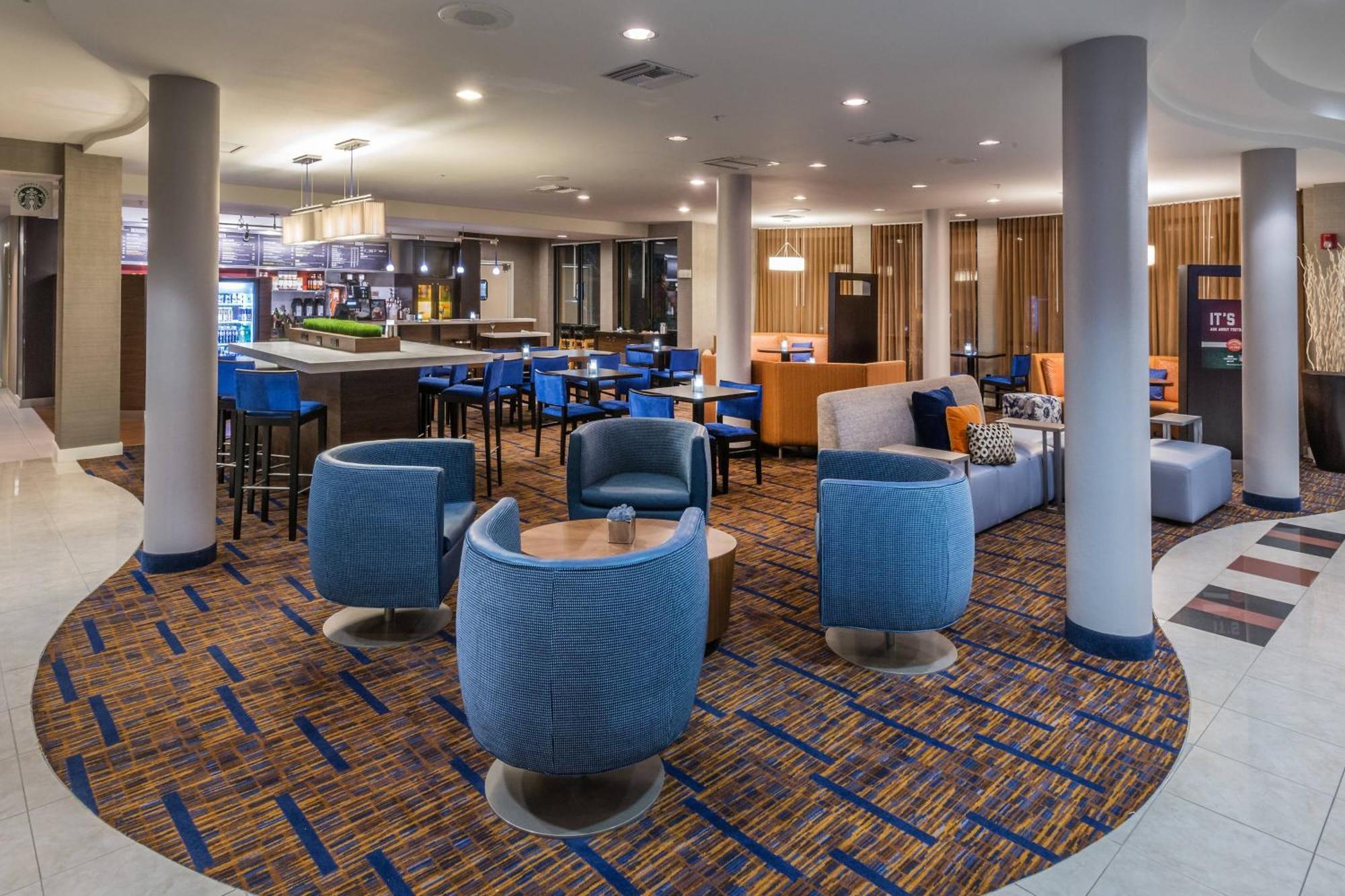 Courtyard By Marriott Panama City Bagian luar foto